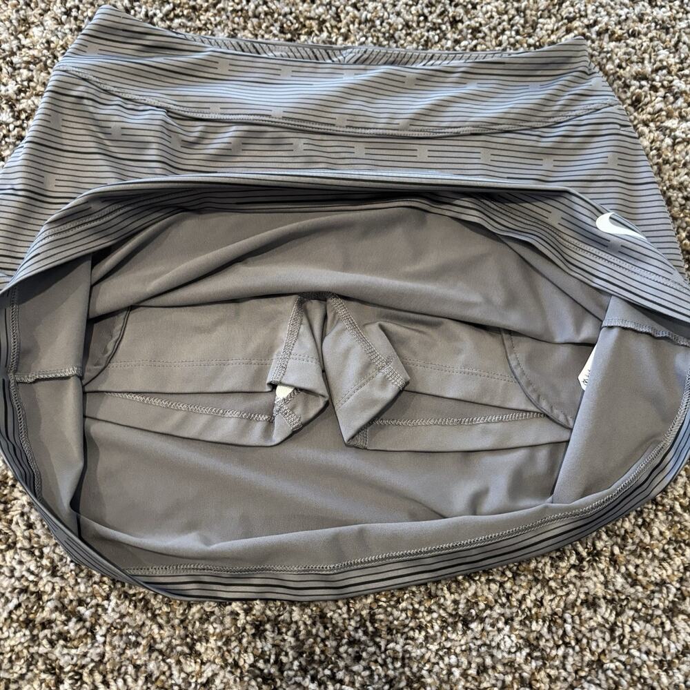 Nike Dri Fit Skort XS Gray Black Striped - Picture 7 of 10